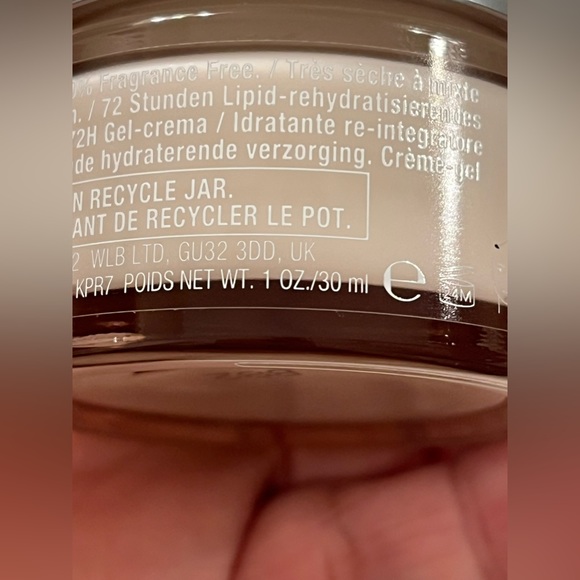 Clinique Moisture Surge™ Intense 72H Lipid-Replenishing Hydrator size 30 ml - Picture 3 of 5